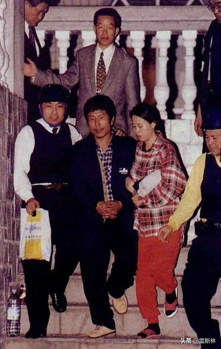 两高中生奸杀教师案疑团：不写悔过书