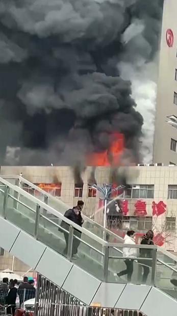 山东高校火灾事件，多方观点分析与个人立场阐述，涉多名学生送医救治事件引发关注热议
