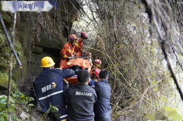 无人机引路 被困深山的13人获救