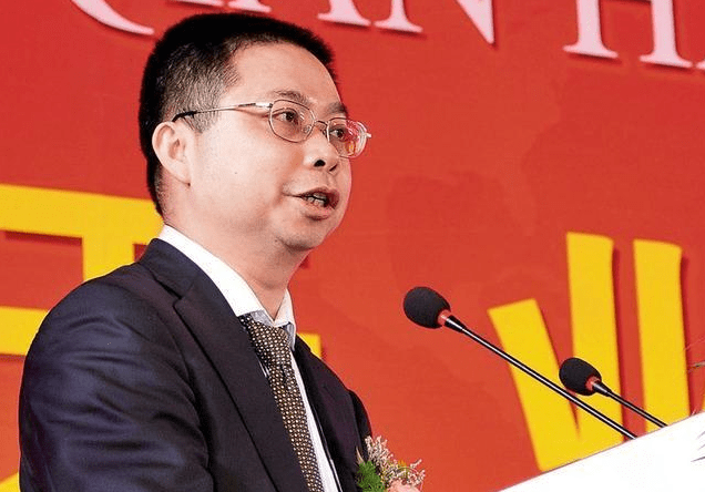 警虎于涛与四大家族案揭秘，小巷中的秘密美食与背后疑云重重