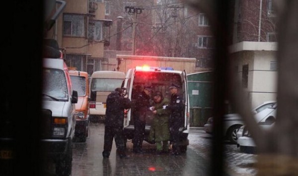 男子持杀猪刀袭警获刑3年