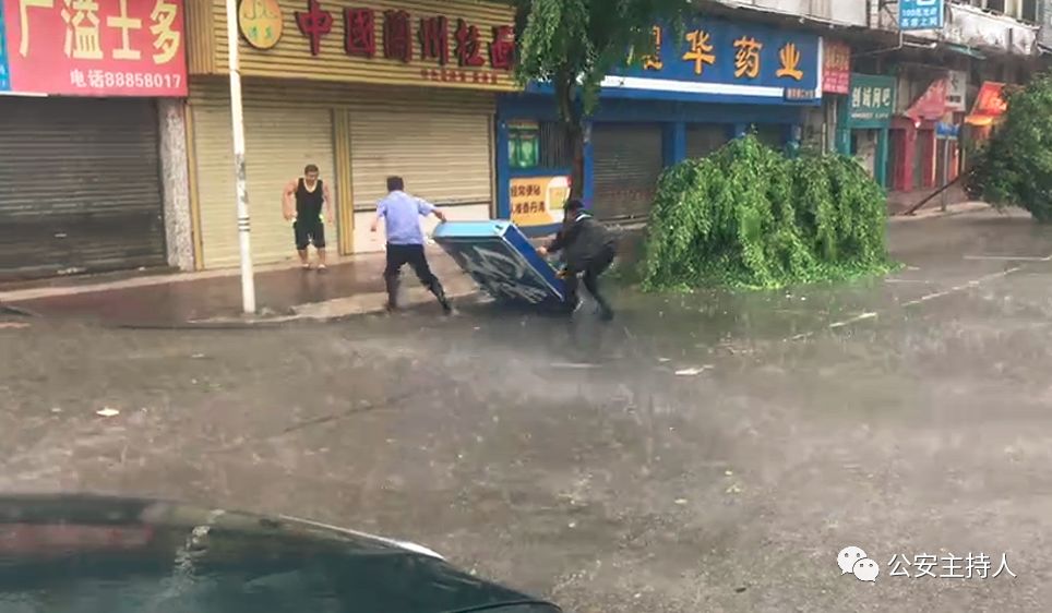 隐秘小巷的特色小店
