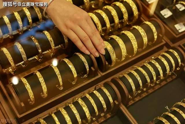 今日饰金价格揭秘，每克多少钱？最新金价查询。