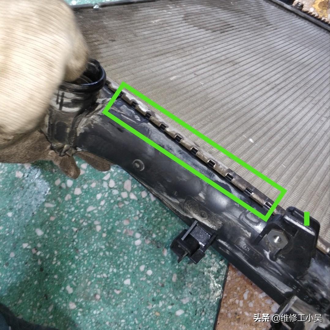 揭秘奔驰C级车型价格走势与小巷特色小店的独特魅力
