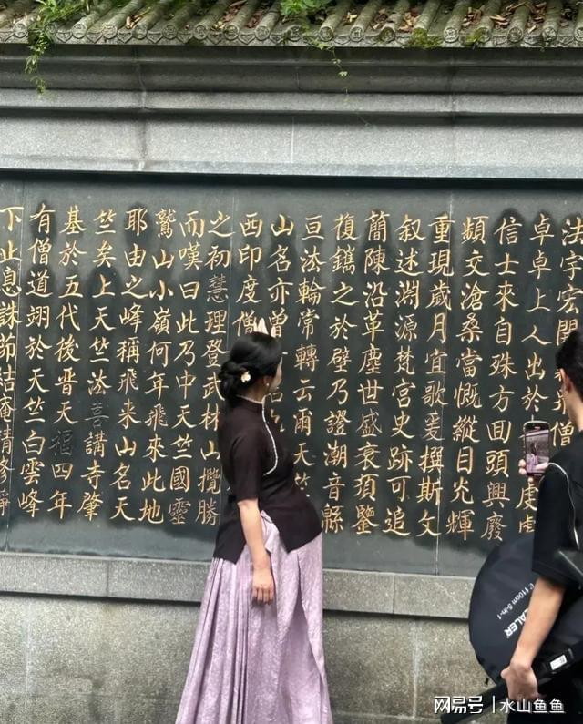73岁张纪中再当爹，人生新篇章的启示与勇气