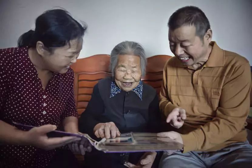 90后返乡就业八年，为老人生活服务的不懈追求之路