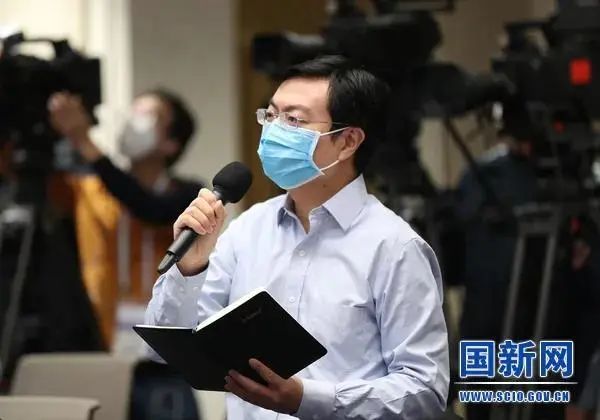 财政部部长共探自然美景与内心平静之道