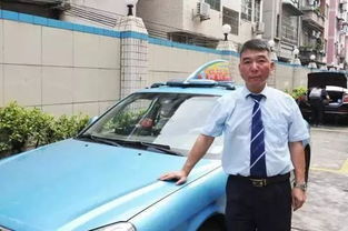 科技新宠智能出行，女子打车送包裹遇危机，司机报警守护财产安全