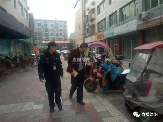 小巷特色小店背后的故事