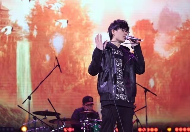 许嵩最新歌曲，音乐之旅迈入新篇章