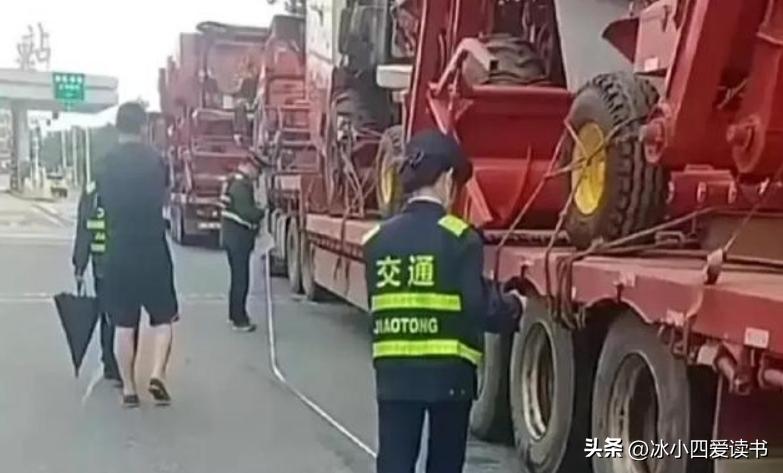 最新款小麦收割机，轻松开启自然美景探索之旅
