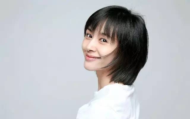 王子文新发型亮相，温馨日常随发型变换