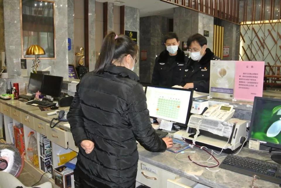 医生战士的坚守与担当