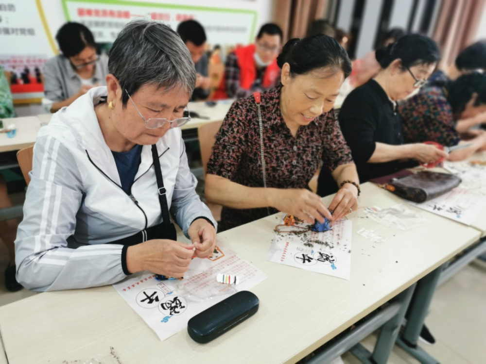 友情盛宴的温馨时光（或友情盛宴