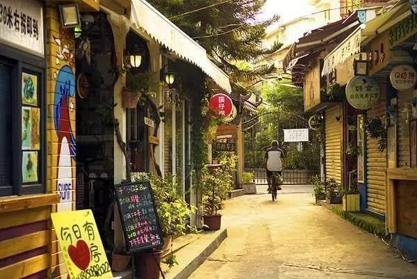 大悟最新路，小巷隐藏宝藏，特色小店独特魅力探索