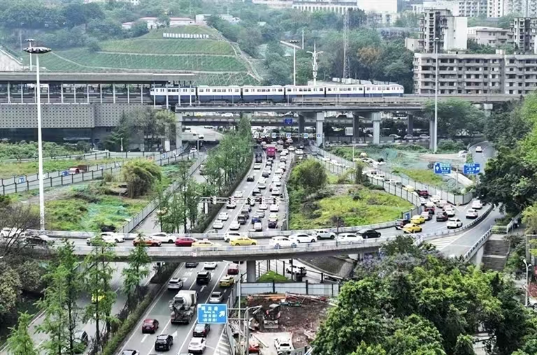 重庆最新通行，科技重塑城市，畅享智能出行未来