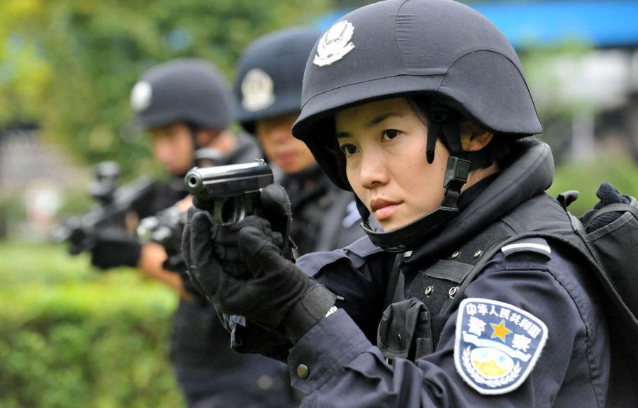 女特警