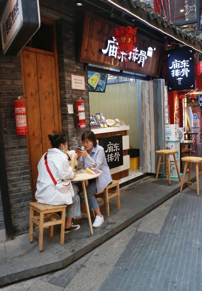 最新餐饮排行榜,最新餐饮排行榜，小巷深处的味觉奇遇
