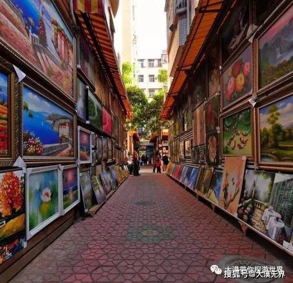 小巷中的惊喜发现