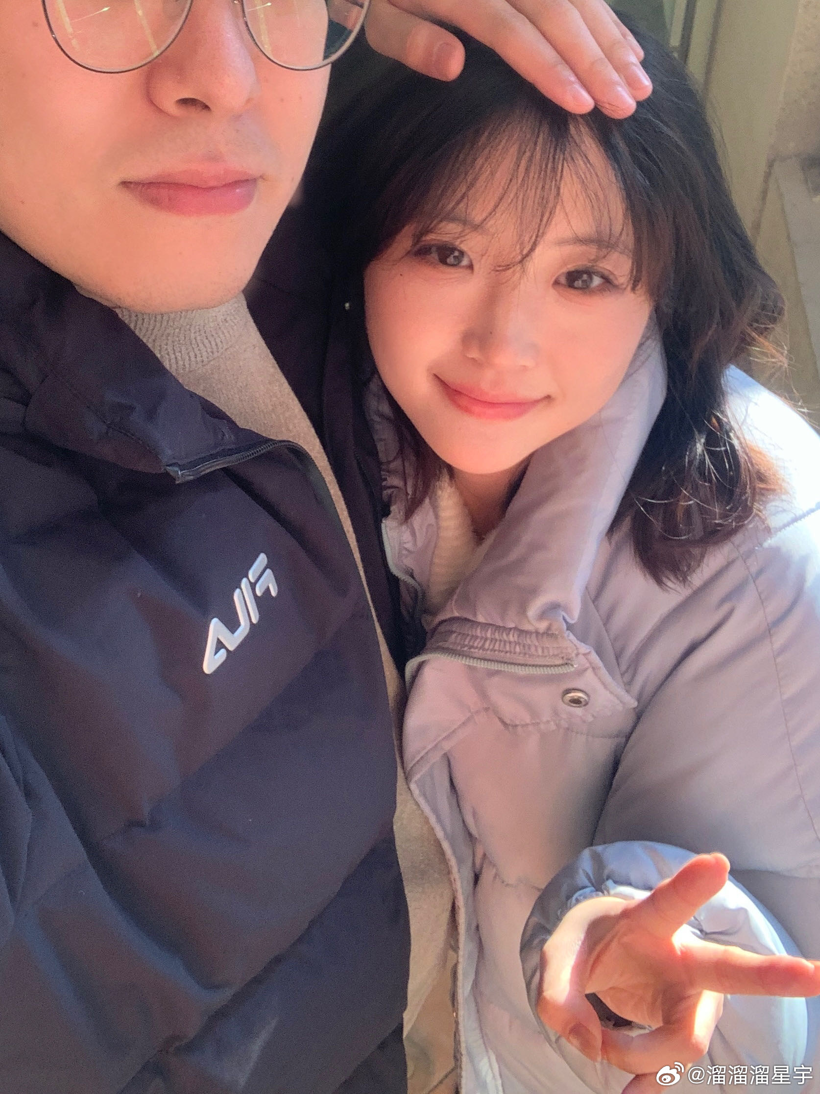 友情与温馨趣事交织纽带