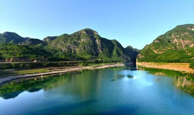 最新做眉技术，跟随自然美景，寻找内心平静与自我重塑之旅