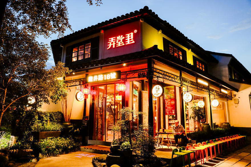 丽柜最新照片揭秘，小巷中的特色小店，探索别具一格的宝藏之地