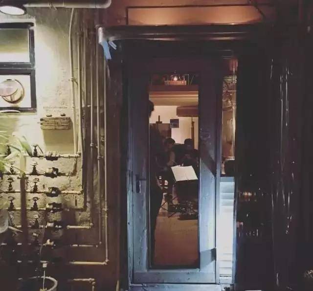 小巷隐藏宝藏特色小店