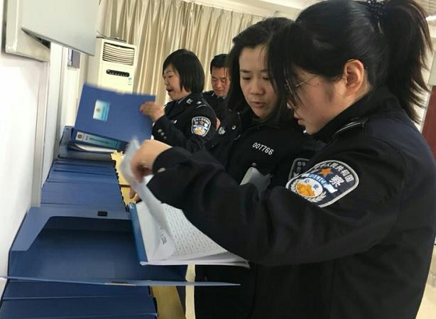 科技革新引领股票交易大厅未来投资体验新篇章
