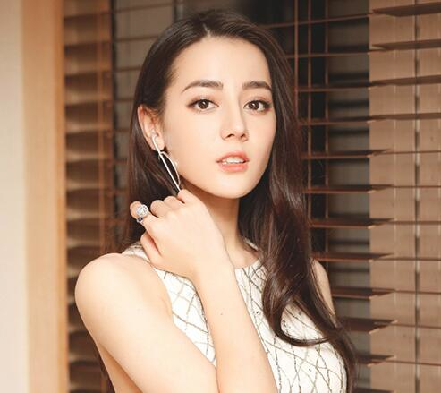 迪丽热巴最新发型，科技与时尚的完美融合，潮流引领新风尚