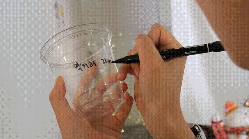 韩国最新热播偶像剧与小巷深处的特色小店探秘