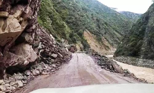 川藏线路况