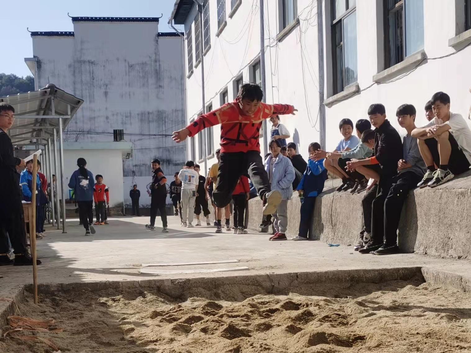 龙山县房产网最新房价动态，机遇与自我超越的房产旅程