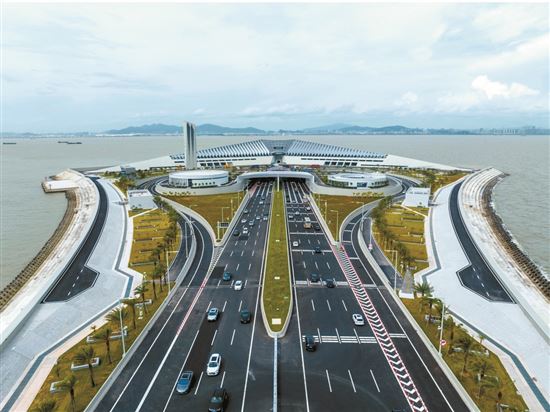 深中通道正式通车，科技重塑交通新纪元